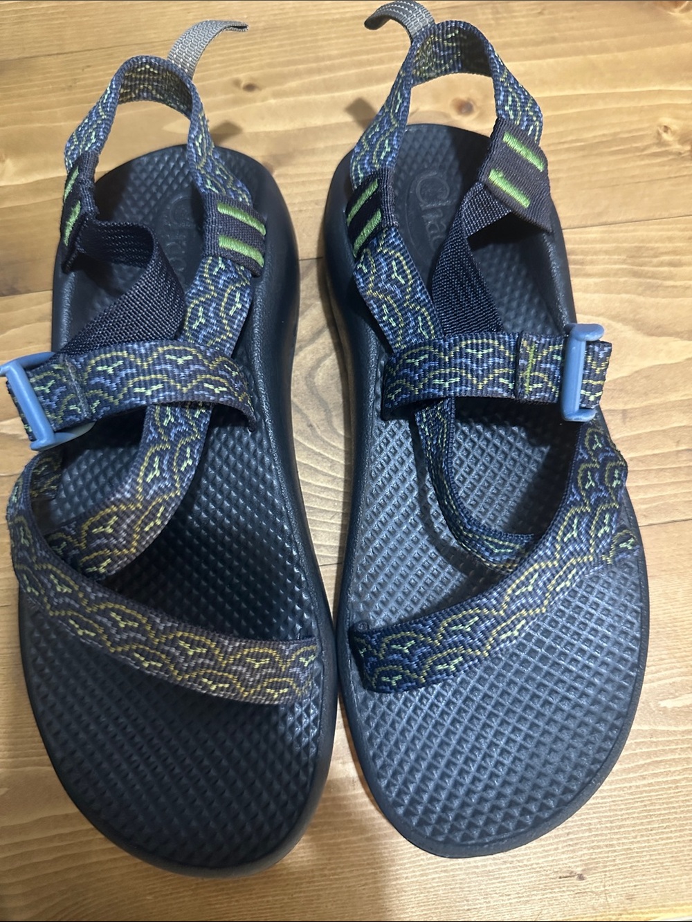 Chaco z/1 sandals. Men’s/ boys size 6 . Used good condition!